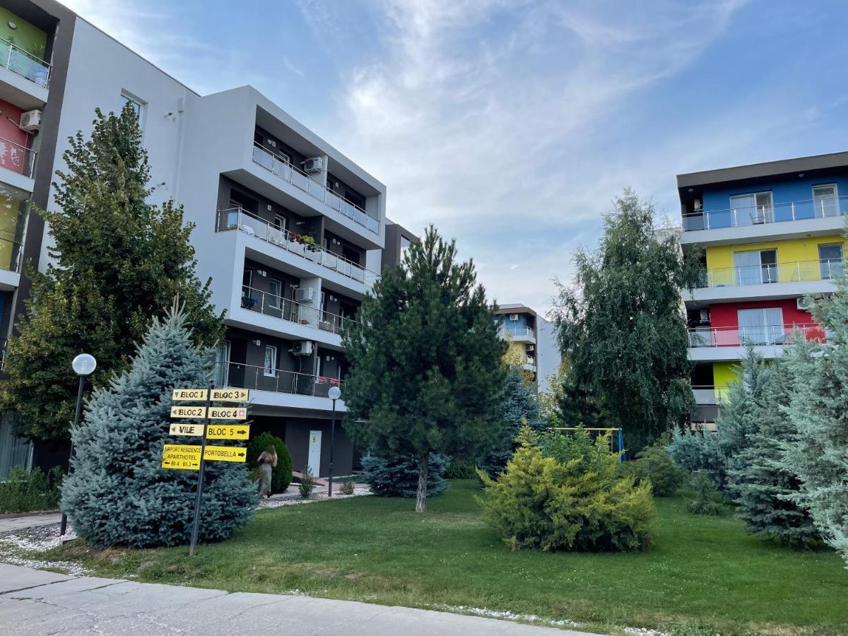 Bucharest Airport Henri Coanda & Therme-Self Check-In Otopeni Exterior photo